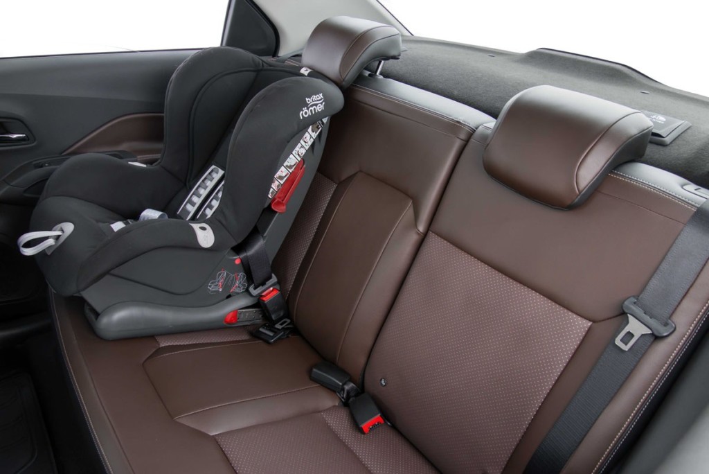 cobalt anclajes-isofix