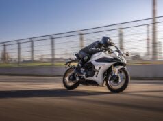 CFMOTO eleva la apuesta en las de media cilindrada con la nueva 450SR-S